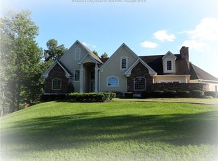 1049 Quail Pointe Dr, Charleston, WV 25302