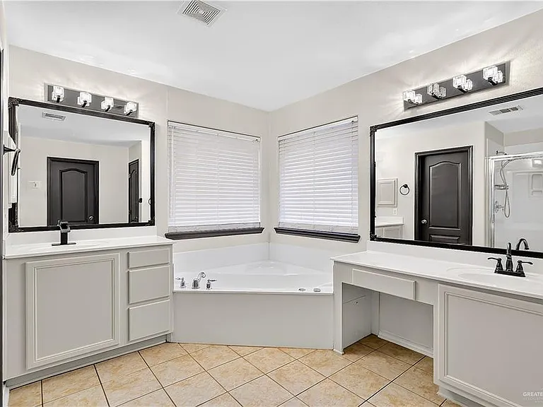 4503 Santa Fabiola St — Photo 16