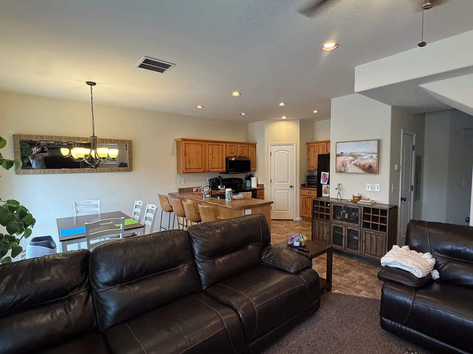 3 bed, 2.5 bath, $3,000 — Photo 2
