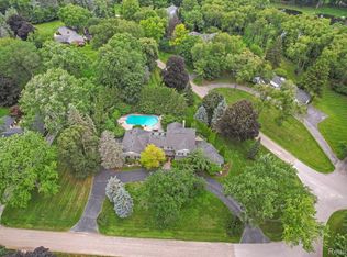 900 Timberlake Dr, Bloomfield Hills, MI 48302