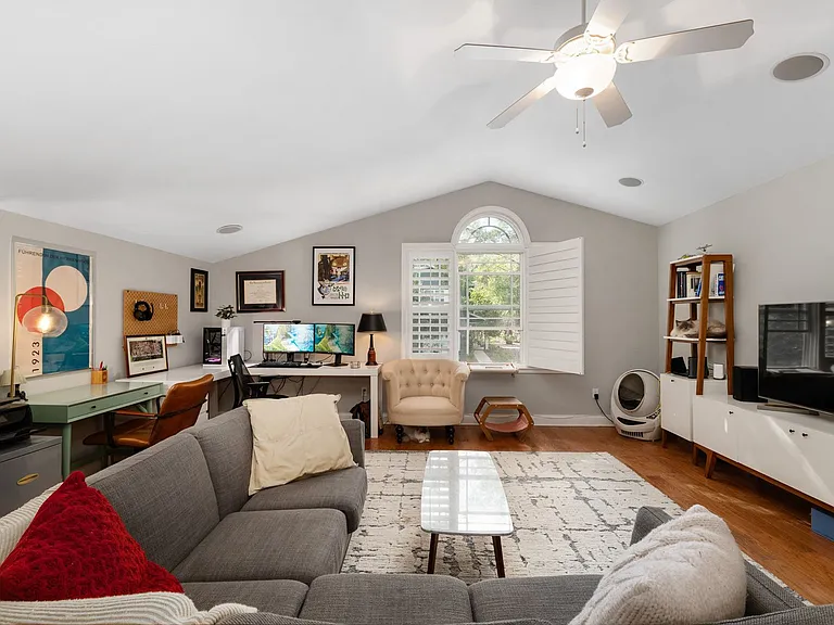 3773 SW 21st Dr — Photo 41