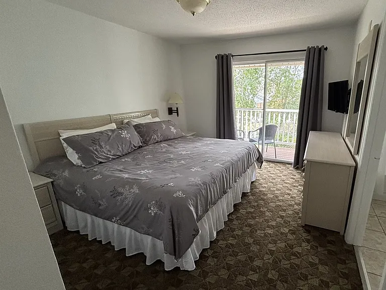 1037 Park Ridge Cir — Photo 35
