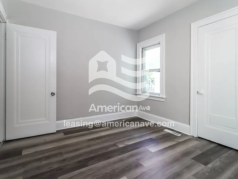1534620_013_bedroom_14.jpg