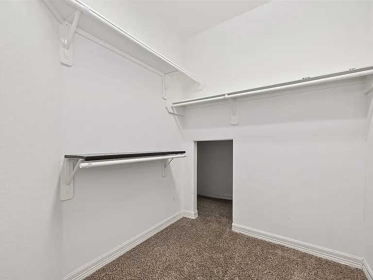 21103 Falcon Creek Ct — Photo 30
