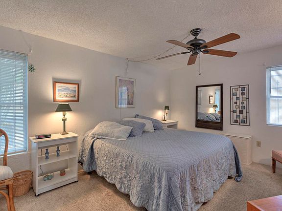 2nd image of 124 W Calle Del Ano