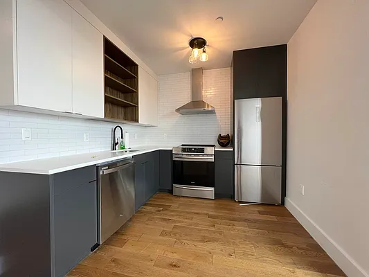 Rented by Rumah Realty Inc | media 8