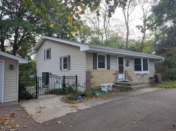 7315 E River Rd, Minneapolis, MN 55432