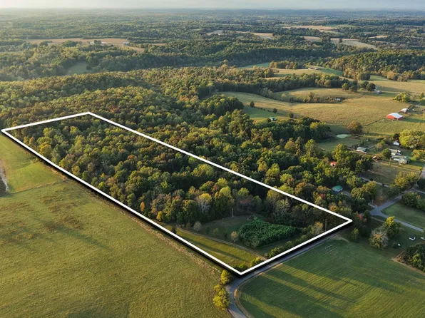 421 Pea Ridge Rd, Westmoreland, TN 37186