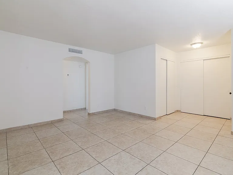 925 S Longmore #201 — Photo 4