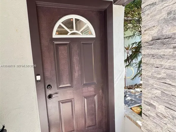 511 N 70th Way, Hollywood, FL 33024