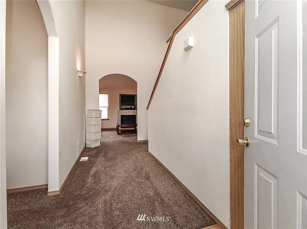 3 bed, 2078 sqft, $2,800 — Photo 3