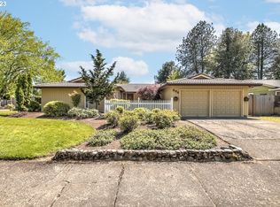 896 NE Baldwin Dr, Hillsboro, OR 97124