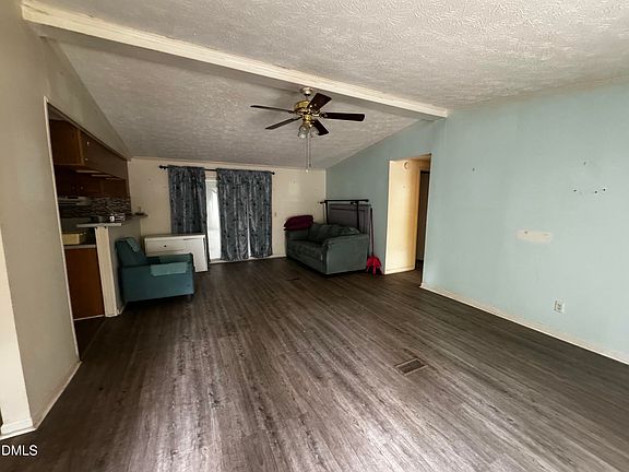 3rd image of 136 Antler Dr