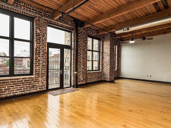 4th image of 220 W Jackson Ave #37.00