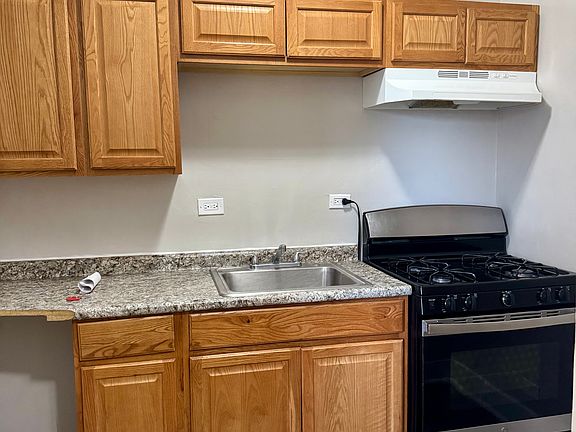 4th image of 1959 W Lunt Ave APT 2