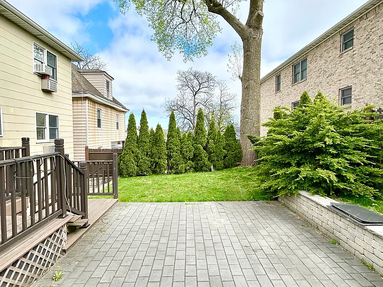 164 Rossiter Ave #1 — Photo 13