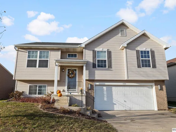 8706 Read St, Omaha, NE 68122