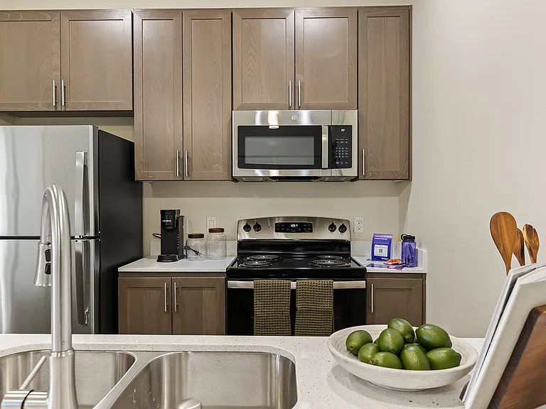 Jailen's Pointe Apartments — Photo 24