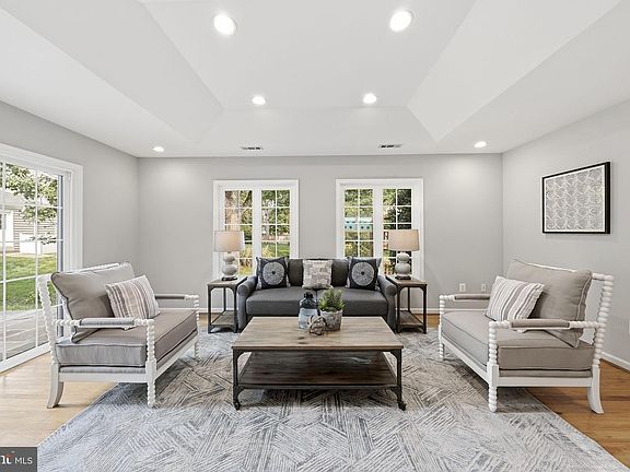 5th image of 8607 Pilgrim Ct