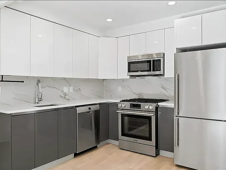 2600 7th Ave #3Z — Photo 6