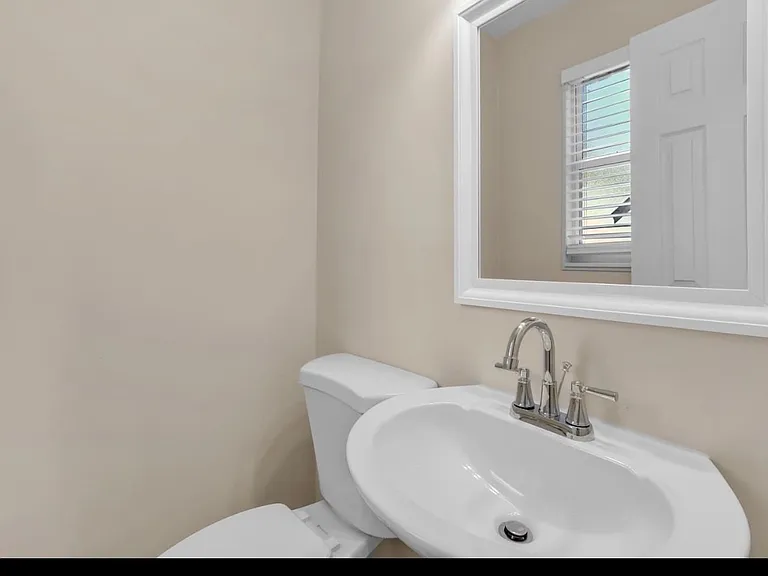 4464 Melvin Cir E — Photo 13