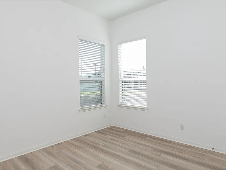 5303 Bruno St — Photo 14