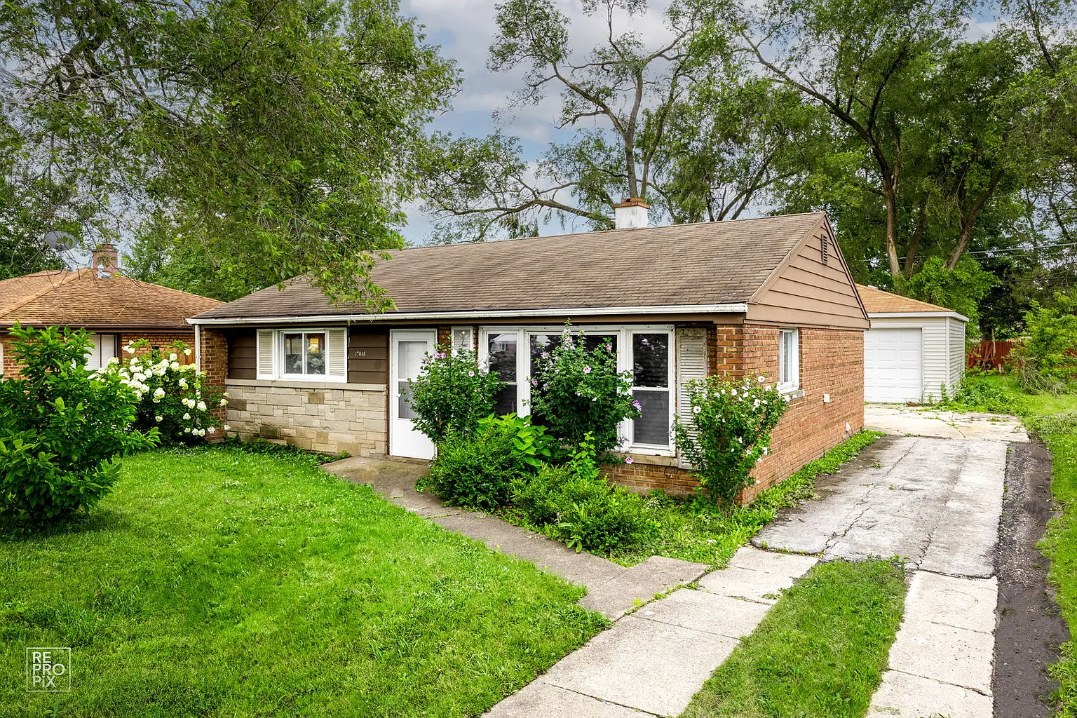 17046 Chicago Ave photo 1