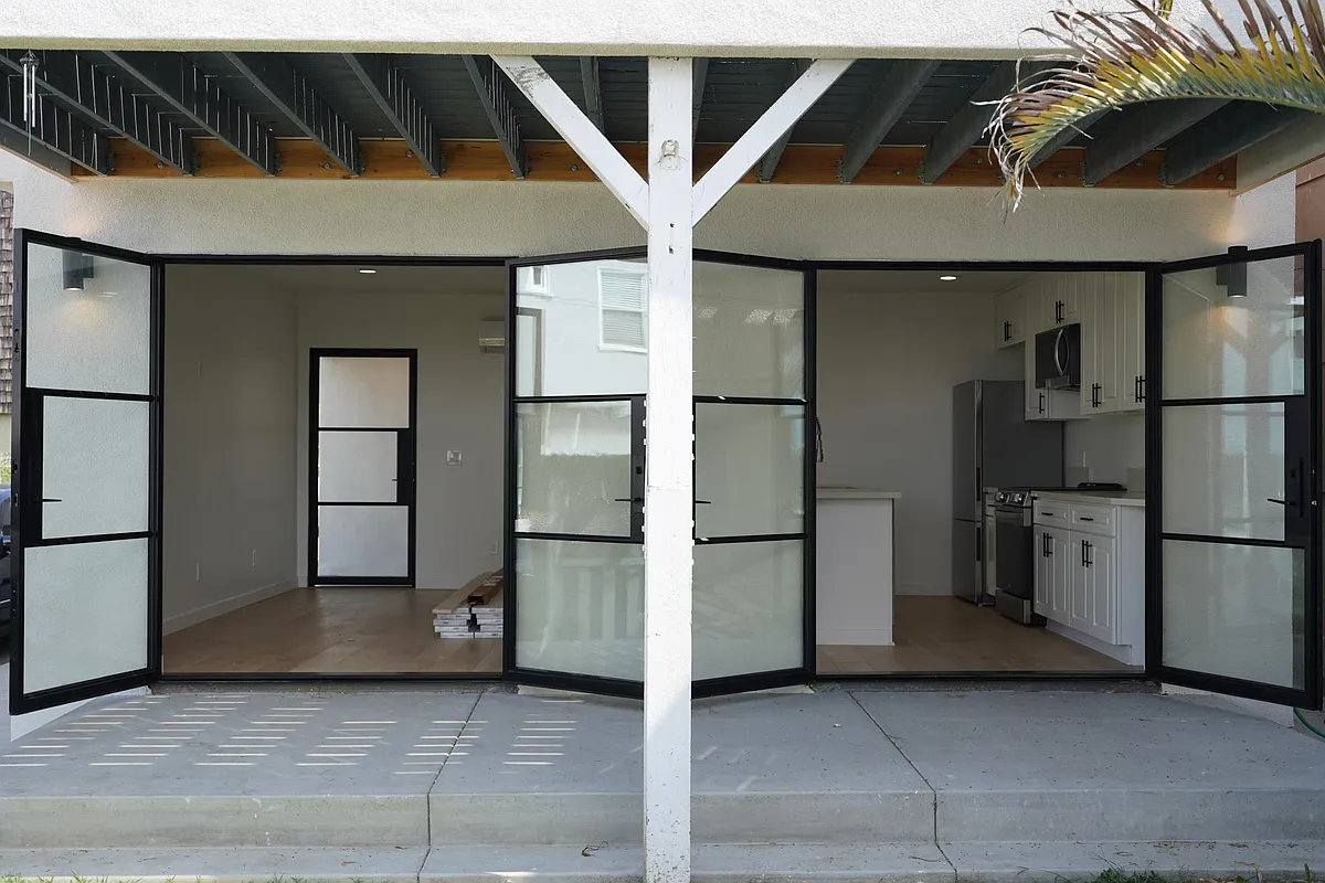 Building Photo - 10 Nieto Ave