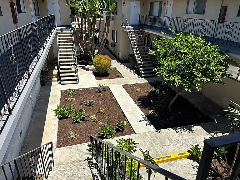 13425 Mulberry Dr — Photo 21