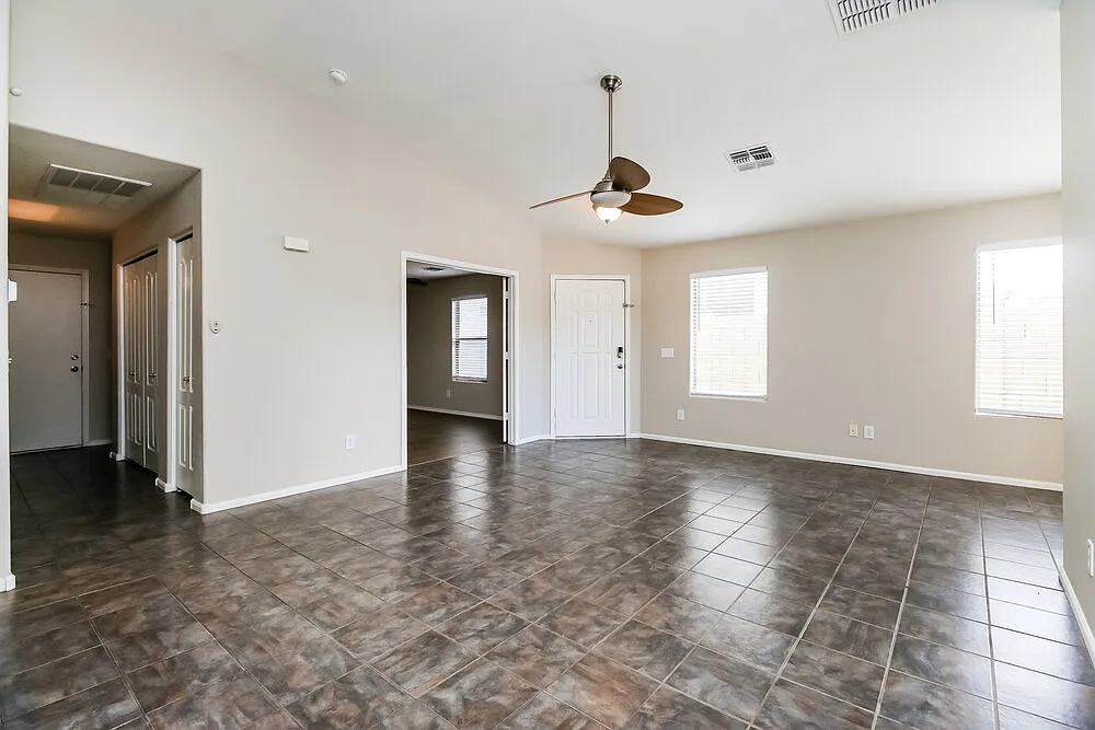 3 bed, 2.0 bath, 1480 sqft, $1,755 — Photo 3