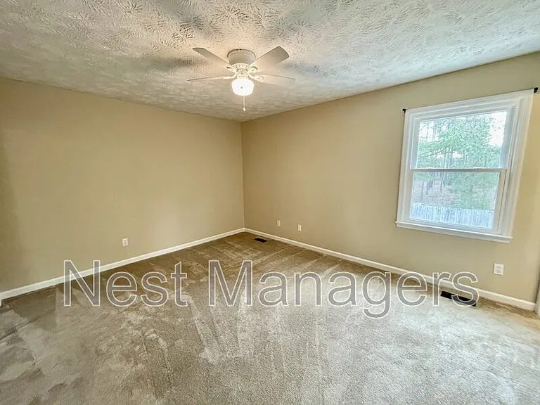 623 Daharan Dr — Photo 7