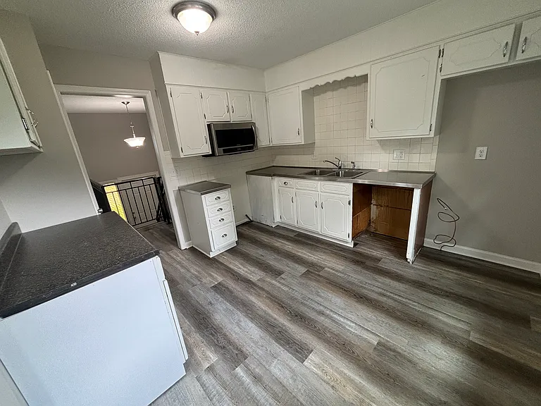 2904 NW Bristol Ct — Photo 5
