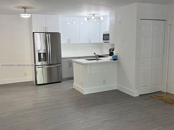 3rd image of 931 Lyons Rd APT 4101