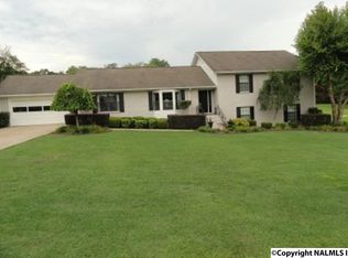 108 Fiddlers Folly Rd, Rainbow City, AL 35906