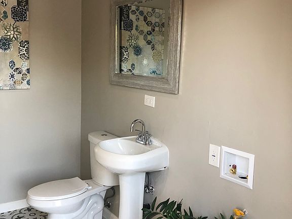 2nd image of 20 Lorinda Pl