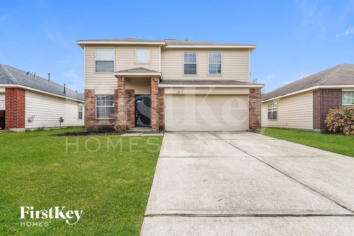 4 bed, 2.5 bath, 2910 sqft, $2,490 — Photo 1