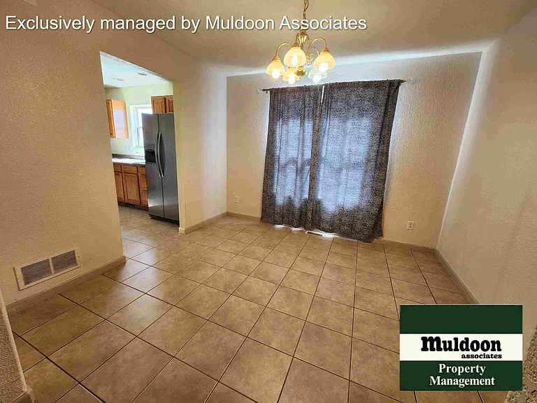 662 S Burro Dr — Photo 3