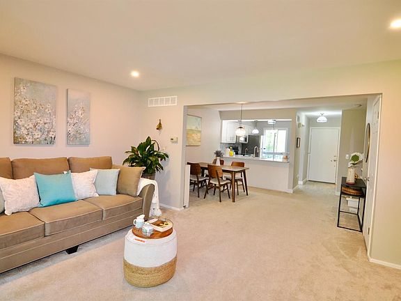 3rd image of 742 Greenhills Dr Unit 3