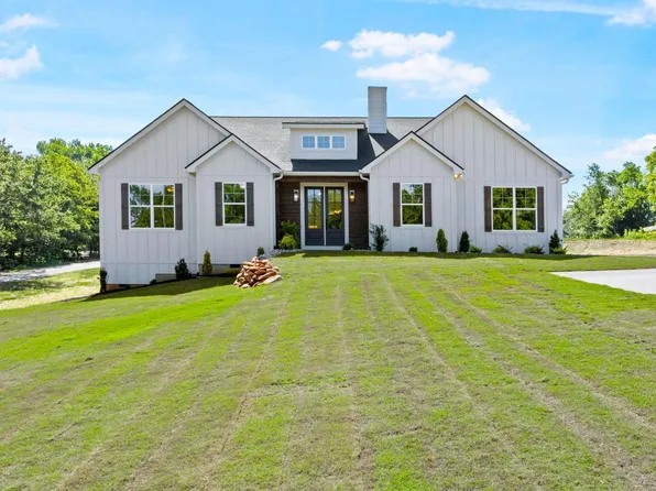369 Pine Dr, Greer, SC 29651