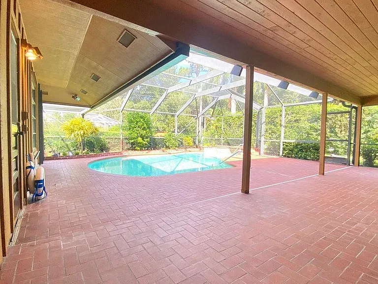 5585 Pennock Point Rd — Photo 17