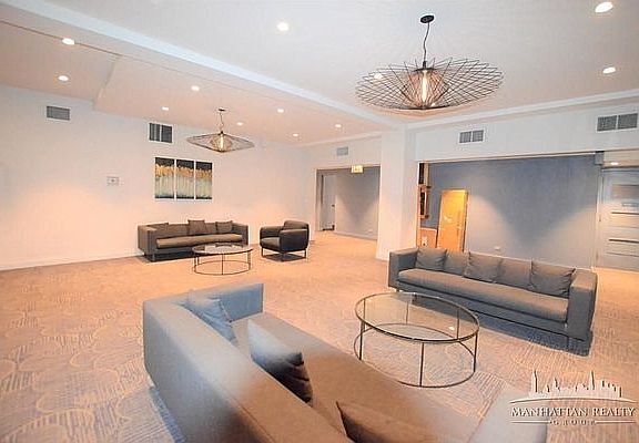 5th image of 150 E 39th St APT 1206