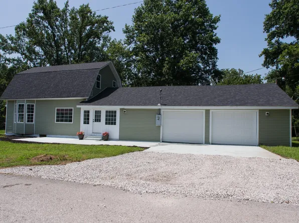 504 W 6th St, Bicknell, IN 47512
