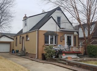 24 Olsen St, Valley Stream, NY 11580