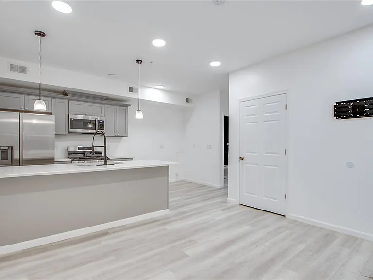 500 S 18th St #1 — Photo 7