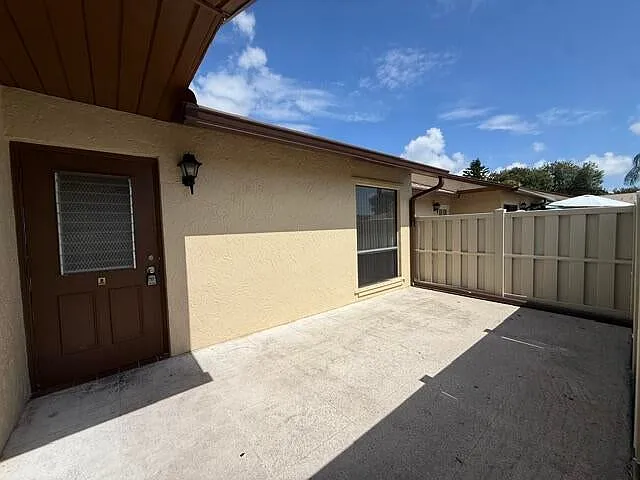 1028 Green Pine Blvd #A — Photo 2
