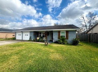 1029 Vine Dr, Angleton, TX 77515