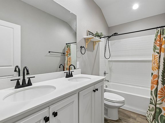 5th image of 937 Burnet Ln