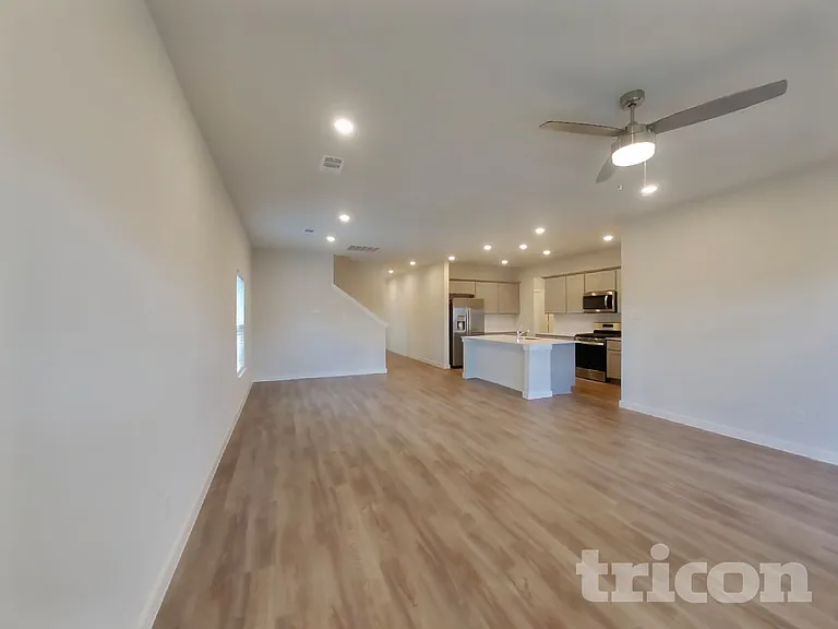 341 Sun Harvest Dr — Photo 2