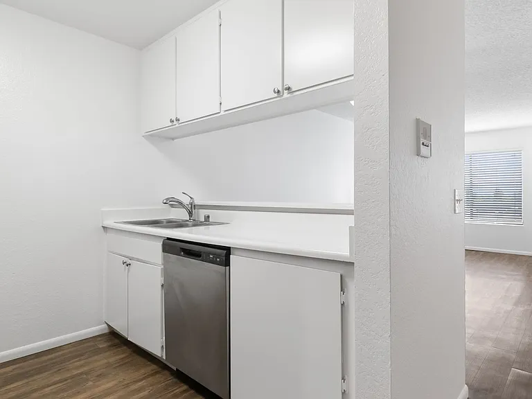 Villa Temecula Apartments — Photo 1