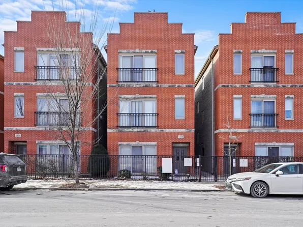 3438 N Harlem Ave #2, Chicago, IL 60634